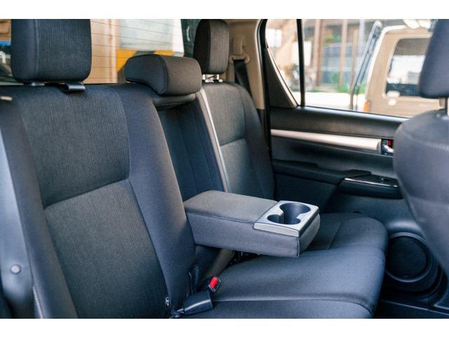 トヨタ ハイラックス 2.4 Z ディーゼル 4WD ルーフトップテント