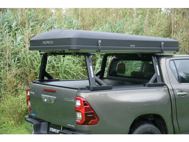 トヨタ ハイラックス 2.4 Z ディーゼル 4WD ルーフトップテント