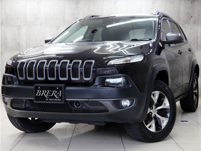 チェロキートレイルホーク 4WDパノラミックサンルーフ ハーフ革Pシート