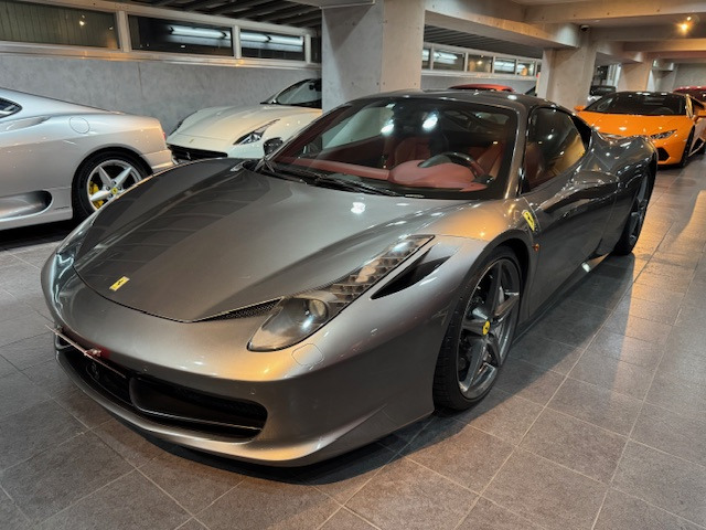 458イタリアF1 DCTカーボンファイバー製ドライバーゾーン