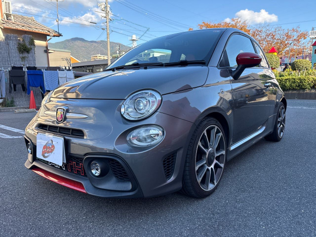 アバルト595ツーリズモ