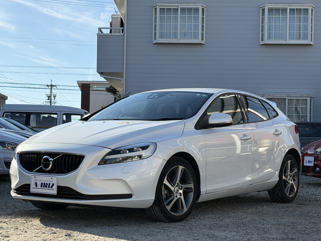 V40D4 モメンタム ディーゼルアイシン8速オートマ ナビ バックカメラ