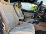 運転席シート状態も多少の使用感はございますが綺麗な状態です。