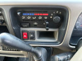 コラムシフトAT車です。