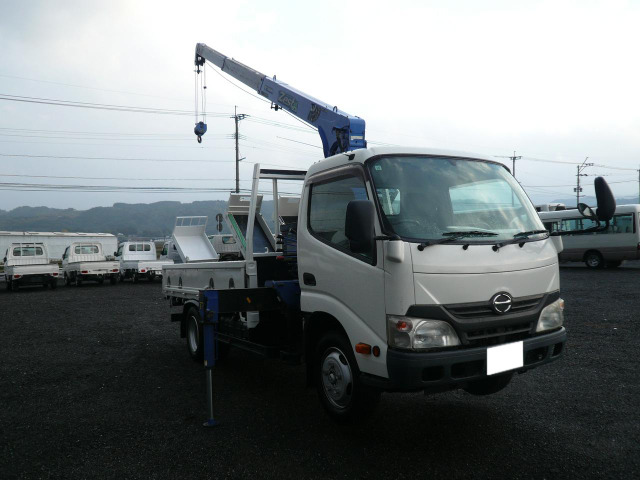 デュトロ  クレーン車 5MT エアコン チューナー