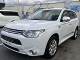 【中古車情報】三菱 アウトランダーPHEV 2.0 G ナビパッケージ 4WD 1年間走行距離無制限保証付き の中古車詳細（走行距離：8.2万km、カラー：ホワイトパール、販売地域：静岡県浜松市中央区貴平町）