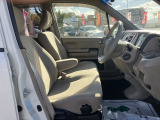 運転席 目立つ傷等ありません。