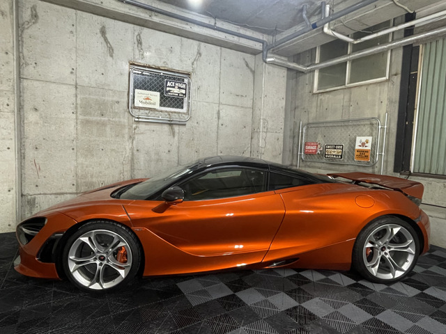 マクラーレン 720S 4.0 ローンチエディション カーボンPGK の中古車