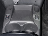 ★運転席・助手席シートヒーター付きで肌寒い時期でも安心♪お見逃し無く!!お問い合わせはTEL06-6430-1230 E-mail cars_genesis2007@yahoo.co.jpまで!!★