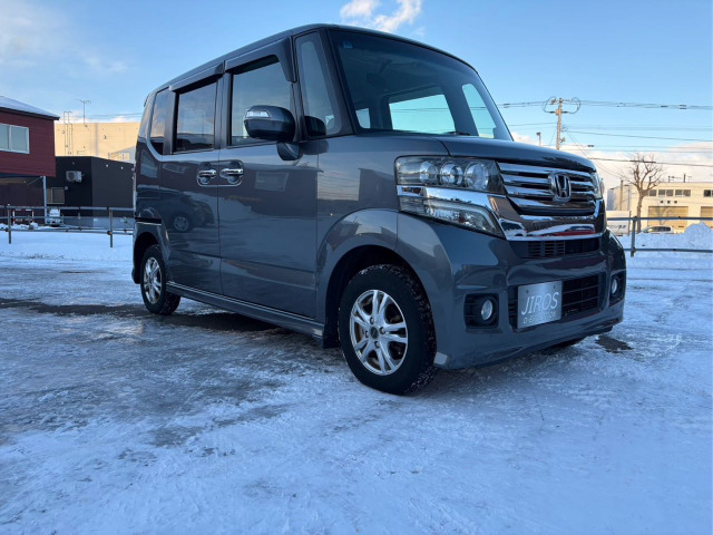 N-BOXカスタムG 4WD車検9年8月ナビTVバックカメラエンスタ