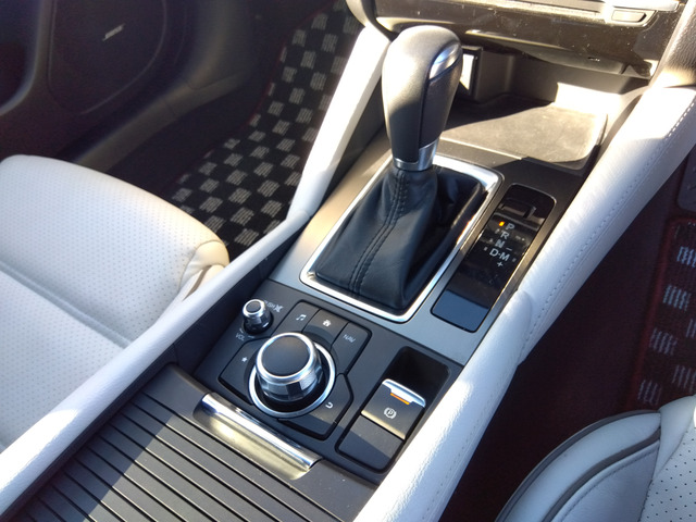マツダ アテンザワゴン 2.2 XD Lパッケージ 白革シート の中古車詳細
