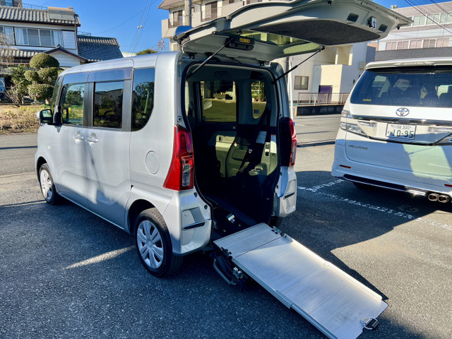 タント X スローパー 車いす移動車 福祉車両