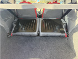 さらにセカンドシートを倒していただくと大きなお荷物も楽々積み込めます。