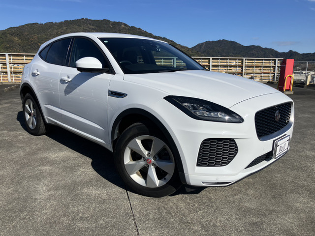 EペイスRダイナミック 2.0L D180 ディーゼル 4WD