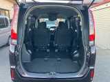 後席を格納すると、これだけの広さが!シーンに合わせたシートアレンジで、大きな荷物も積むことが出来ます♪