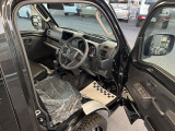 シートには大きなシミや切れなどもなく綺麗な内装です!!