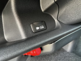 助手席足元にAC100V 携帯の充電などが可♪
