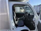 運転席側からの視点です。シートも状態良いです。