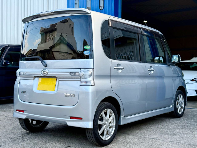 ダイハツ タントカスタム X 車検整備2年付 禁煙車 電動スライドドア の 