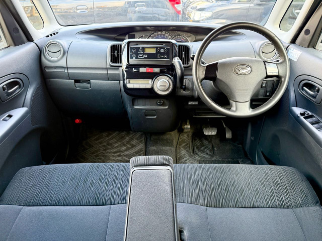 ダイハツ タントカスタム X 車検整備2年付 禁煙車 電動スライドドア の