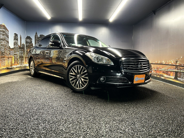 シーマハイブリッド3.5禁煙車 黒本革 メーカーナビ