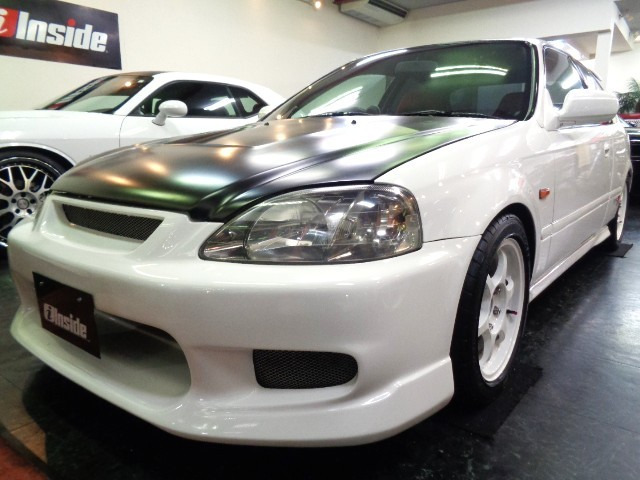 シビックタイプR後期モデルチャンピオンシップホワイトカラ