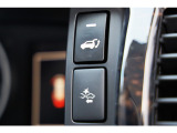 【社外パーツ】パワーバックドアを装着。純正にはない快適機能!後部からも運転席スイッチからも操作可能!さらに運転席助手席にも純正にはないイージークローズ!