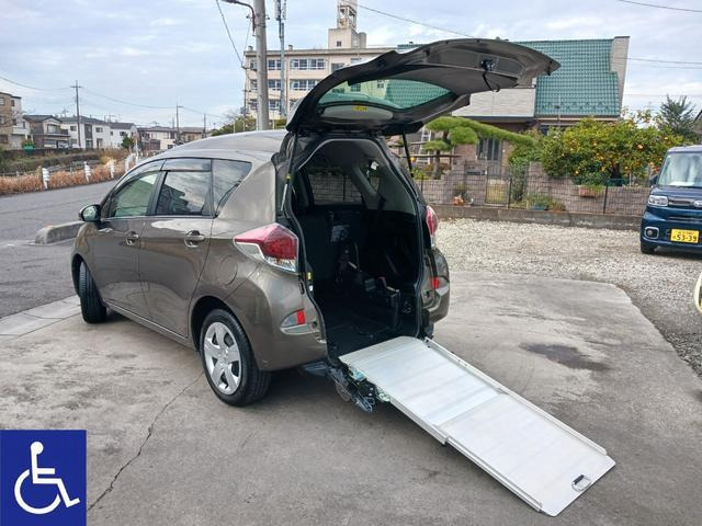 ラクティスX 後期型 福祉車両 スローパー 電動固定式 後部座席付 5人乗り