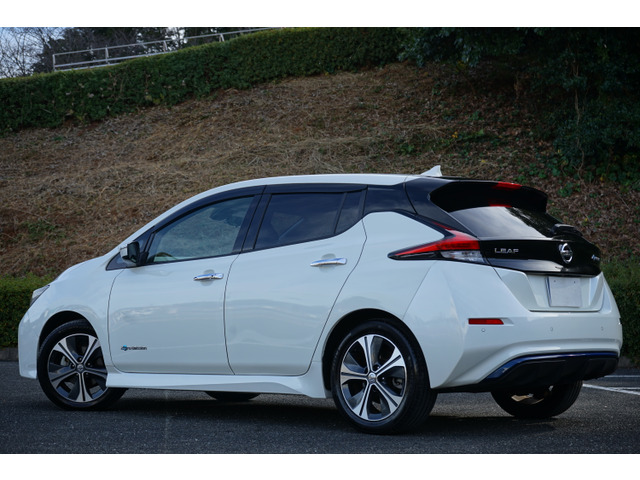 日産リーフX 2013年 2万km台！満充電100km以上走行！車検1年以上！ 日産リーフX 2013年 2万km台！満充電100km以上走行！車検1