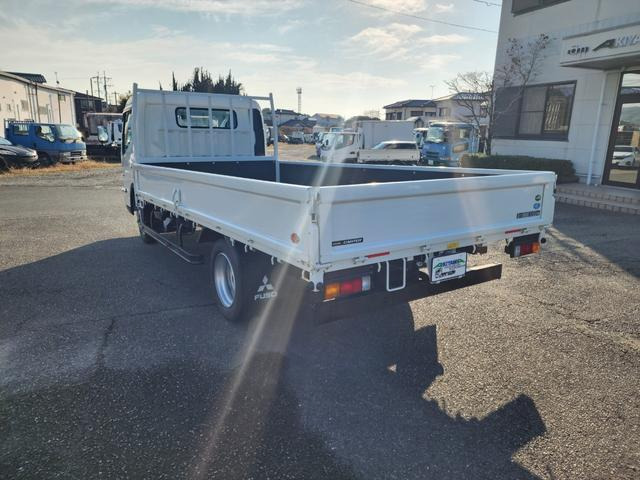 三菱ふそう キャンター 3t 全低床 ワイドロングボデー 5MT の中古車 