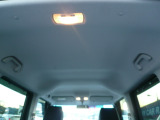 天井の状態も良く綺麗です☆ハイトワゴンなので天井が高く、開放感あふれる車内です☆気になるタバコ臭もありません!