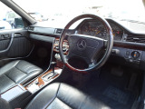 Eクラス E280 リミテッド 禁煙車 レザーシート