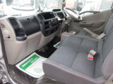 ☆内装・助手席廻りです☆3人乗車になります☆