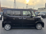 自動車保険もご相談ください。当店は三井住友海上、あいおいニッセイ同和損保の代理店です。保険担当が万一の際は連携を取って迅速にご対応致します。代車・レンタカーもご用意できますのでご安心ください。