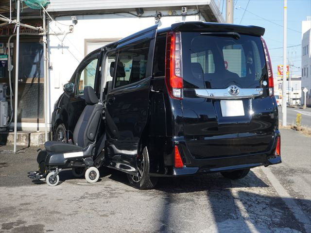 ノア2.0 Si ウェルキャブ サイドリフトアップシート 脱着タイプ 手動式禁煙車ワンオーナー左パワードア