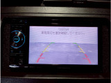 雨の日、雪の日に傘をさしながら中古車選びは嫌ですよね。当店なら安心。電話予約をいただければ屋根下へ移動しておきます。雨でも雪でもじっくりご覧いただけます。