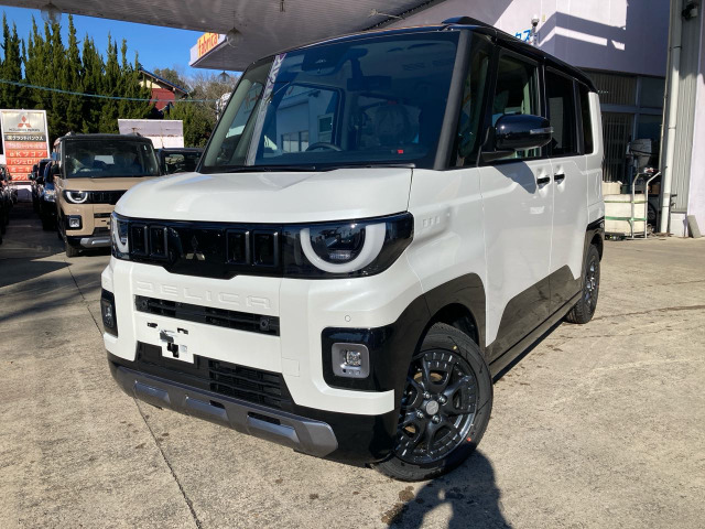 デリカミニT プレミアム デリマル パッケージ 4WD未使用車 12.3型ナビ 両側パワスラ