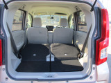 ★リア席倒すとフラットになり大きな荷物も積めます★