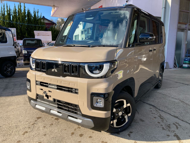 デリカミニT プレミアム未使用車 全周囲カメラ 両側パワスラ