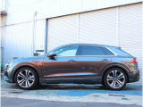 Q8 55 TFSI クワトロ デビューパッケージ Sライン 4WD 1オーナー サンルーフ LED 22AW