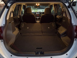 後部座席を倒す事でトランクルームも広々ご使用頂けます!