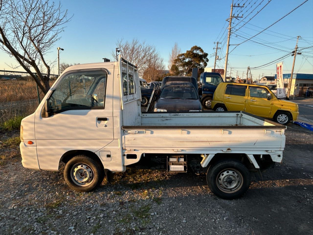 スバル サンバートラック TB 4WD 4WD 外板キズ多いが走行距離少ない の