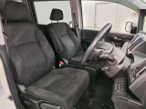 【全国納車OK】 現車をご覧になれないお客様でも、安心してお車をご購入いただける環境を整えております。 色々な角度から撮影したたくさんの画像など豊富な資料送りいたしております。