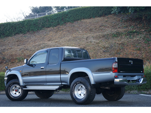 トヨタ ハイラックス スポーツピックアップ 2.4 エクストラキャブ