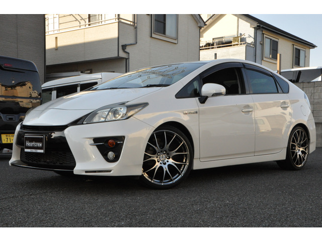 プリウス1.8 S ツーリングセレクション G's【 点検整備&半年間走行無制限保証付】