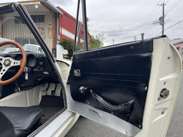 中古美品！ダットサン！フェアレディSR311 サンバイザー　ステー 日産 ダットサンフェアレディ 2000 SR311 ハードトップ の中古車詳細