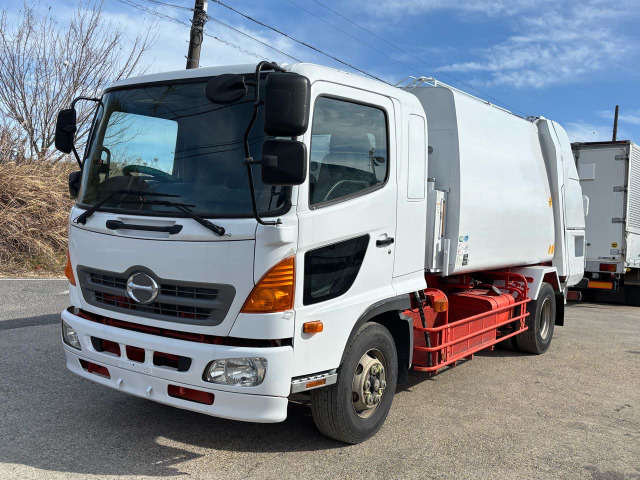 レンジャー 塵芥車 モリタ プレス式 H26年式