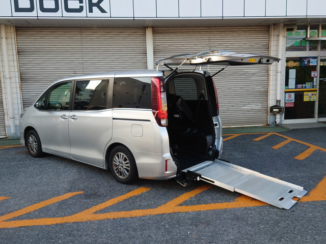 エスクァイア2.0 Xi ウェルキャブ スロープタイプ タイプI 車いす1脚仕様スロープタイプタイプ1車いす1脚仕様