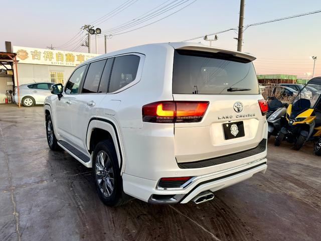 トヨタ ランドクルーザー300 3.3 ZX ディーゼル 4WD JBLサウンド