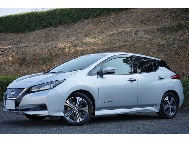 リーフX 10万台記念車満充電:約280km(ECO292km)